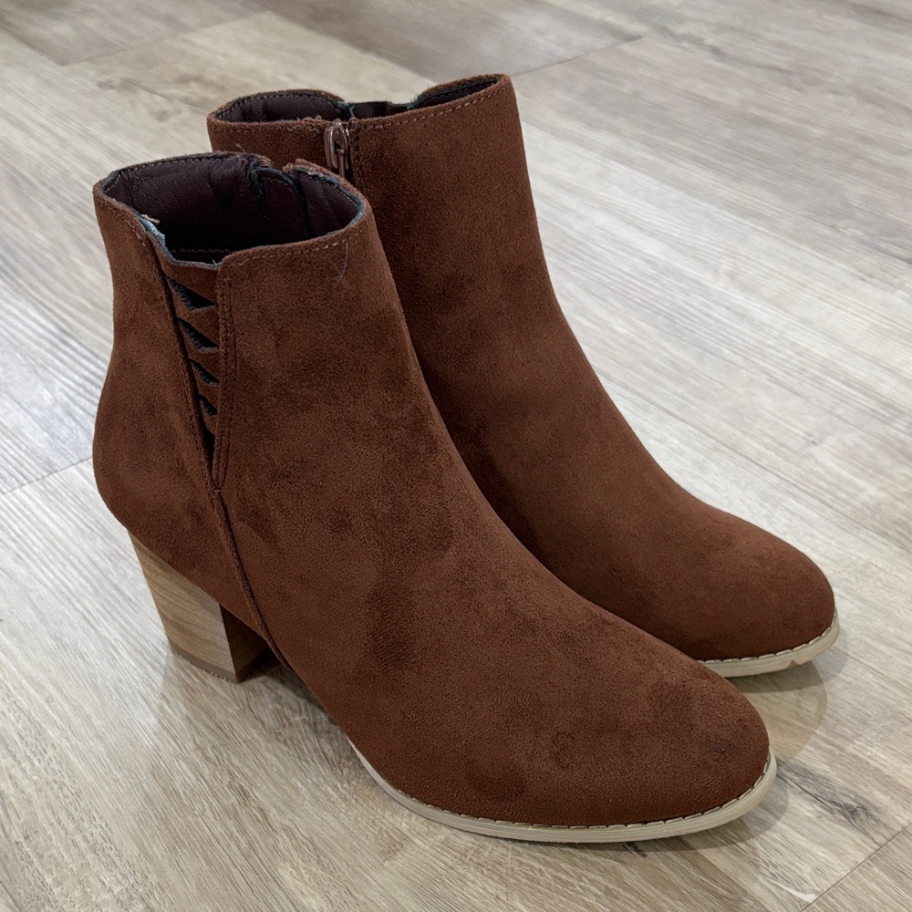 NEW Women’s Temofon Brown Ankle Boots
